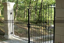 Portail En Fer Forge Porte Fer Forge Ferronnerie D 39 Art Forgeron Sur Mesure Metallique Dordogne 24 Progettazione Di Giardini Giardino Progettazione