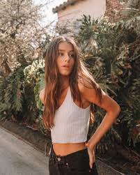 Poses Birthday Photoshoot With Friends Ideas Happy Birthday Olivia Ily You Are One Of A Kind And The Best Friend I Ve Ever Had Have F Cute Poses For Pictures Photoshoot Poses Cute Instagram Pictures