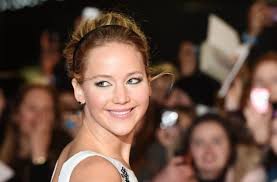 Mit dunklen haaren akute verwechslungsgefahr jennifer lawrence. Bei Jennifer Lawrence Stimmt Das Gesamtpaket Erfolgreich Gut Aussehend Und Hochbegabt Zwar Will Es In Der Liebe Nicht So Recht Klappen Aber Ihr Jahr 2015 War Trotzdem Von Erfolg Gekront Stuttgarter Zeitung