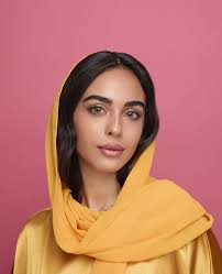 أهلاً بجميلاتنا! اكتشفي ثقتك بالألوان مع اخر الألوان الجديدة! 'سيلين قرين