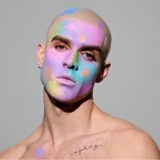 Deanne Hutchison's Instagram, Twitter & Facebook