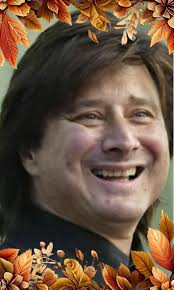 On national smiling day 😁, this pic of him sure makes me wanna smile!  😘😘❤️❤️🎵🎶🎤😃