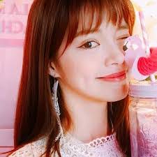 Emilie Kay's Instagram, Twitter & Facebook