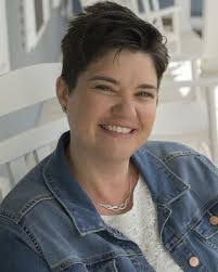 Mary Korb's Instagram, Twitter & Facebook