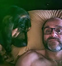 The only way one can sleep in the middle of the day 😨😨🤣🤣🤣