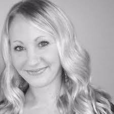 Sarah Sligh's Instagram, Twitter & Facebook