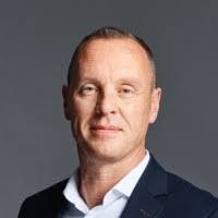 Roland Larsen's Instagram, Twitter & Facebook