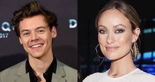 According to a people magazine source, styles, 26, began dating wilde, 36, a few weeks before they were photographed at his manager's wedding in montecito, calif. Ebene Magazine Singer Harry Styles Has An Affair With Actress Olivia Wilde Who Is 10 Years His Senior Ru Ebene Magazine