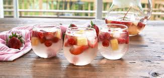 Moscato Sangria Is Your Official Drink Of Summer Recipe Moscato Sangria Moscato Sangria Recipes Sangria Recipes
