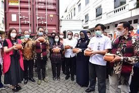 Entdecke rezepte, einrichtungsideen, stilinterpretationen und andere ideen zum ausprobieren. Sumut Ekspor Sarang Burung Walet Dan Olahan Singkong Ke Sejumlah Negara Kumparan Com