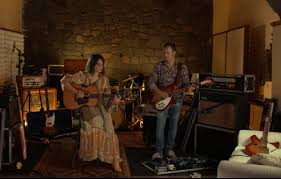 Listen to in bianco e nero on spotify. Carmen Consoli Canta Dal Vivo In Studio In Bianco E Nero Guarda Il Video Sono Music Group