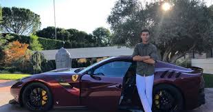 Португалец приобрел bugatti voiture noire за 11 миллионов евро. Ronaldu Kupil Samyj Dorogoj Avtomobil V Mire Avtocentr Ua