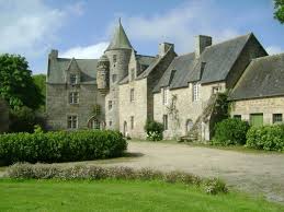 Manoir De Kerguereon Ploubezre Le Manoir Chateau France Chateau