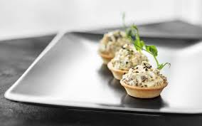In più sono adatti a mille occasioni e possono contenere i ripieni più diversi. Cestini Noci E Parmigiano Piccoli Antipasti Ma Ricchi Di Gusto