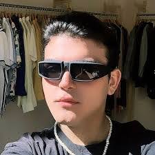 Ryan Araujo's Instagram, Twitter & Facebook