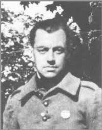 Né le 18 décembre 1902 à Putanges dans l