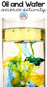 Oil And Water Science Experiment Science Experiments Kids Preschool Science Experiments For Preschoolers Science Activities For Toddlers