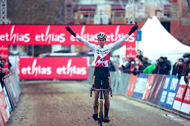 La terza posizione è andata a all'olandese lars van der haar della baloise trek lions mentre david van. Van Aert Clinches Uci Cyclo Cross World Cup Title With Win In Overijse