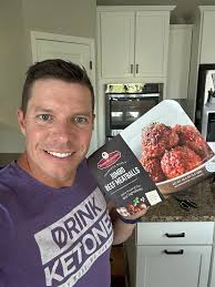 Keto Strawberry Mousse is such an easy dessert recipe and only take a few  minutes to prep. Everyone in the family will love it and you'd never know  it's Keto. Refrigerate for