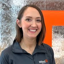 Kelly Lauterbach's Instagram, Twitter & Facebook