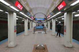 Belmont is a brown / purple / red line crossover stop. Jackson Station Cta Red Line Wikipedia