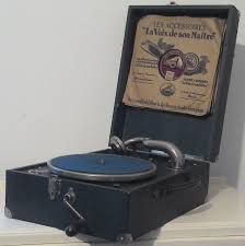 Le Vide Grenier De Didou La Brocante Gramophone Valise Pathe Diamond Tourne Disque Phonographe De Voyage Type 0034 Numerote Tourne Disque Valise Et Disque