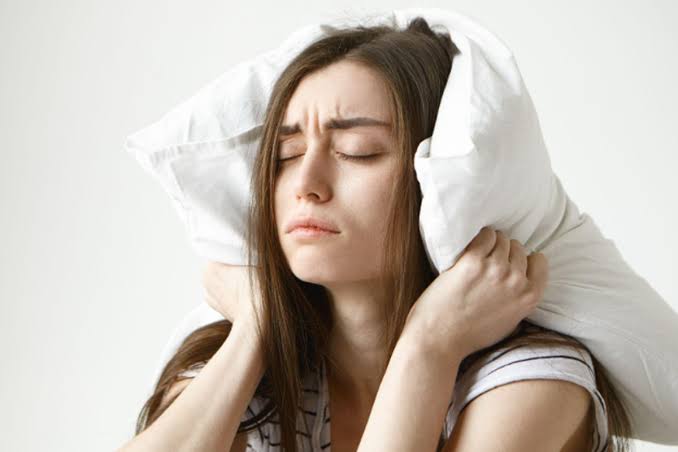 Kurang Tidur Sebabkan Berat Badan Naik, Benarkah? Simak Penjelasannya