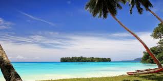Vanuatu, country in the southwestern pacific ocean, consisting of a chain of 13 principal and many smaller islands located about 500 miles (800 km) west of fiji and 1,100 miles (1,770 km) east of australia. Backpacking Auf Vanuatu Gunstig In Die Sudsee