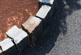 Bien choisir les bordures car épaisseur variable de 6 à 7.5 cm et un beau rendu de finition. Bordures En Pierre Naturelle Pour Bien Preparer Votre Jardin
