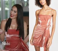 Bella twins, brie and nikki bella are the sensations of wwe, they have got a perfectly toned physique. Nikki Bella Fashion Clothes Style And Wardrobe Worn On Tv Shows Shop Your Tv