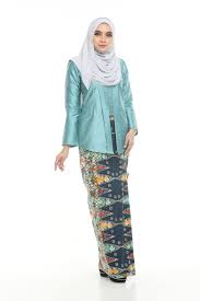 Baju kebaya pendek potongan klasik dibuat dari. Baju Kebaya 7 Perkara Menarik Yang Anda Perlu Tahu