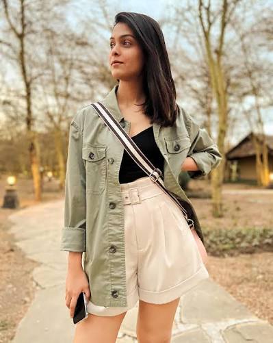 What I wore on the African Safari! Took the green and khaki theme a little too seriously 🙈 Outfit 1 Jacket and top - @hm Green pants - @zara Outfit 2 Dress - @