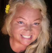 Grandma Who Sounds Just Like Stevie Nicks Is Taking The Internet By Storm. 