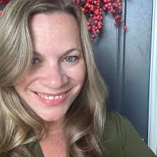 Lisa Crownover's Instagram, Twitter & Facebook