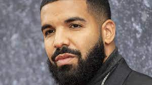 Самые новые твиты от drizzy (@drake): Wegen Knie Op Rapper Drake Verschiebt Album Release Erneut Promiflash De