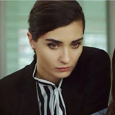 Tuba Buyukustun As Elif Denizer In The Turkish Tv Series Kara Para Ask 2014 2015 Tuba Buyukustun Beautiful Girl Image Tuba
