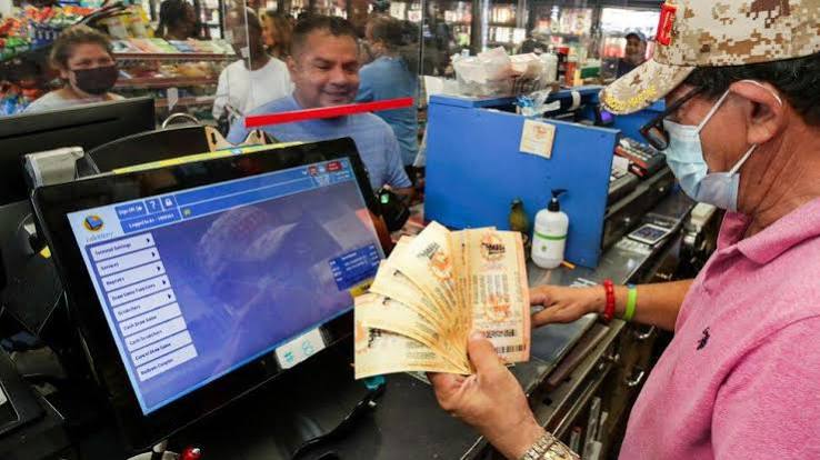 Mega Millions: Why the US has massive lottery jackpots - BBC News