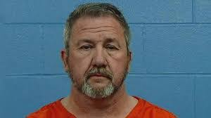 Lloyd Walter's Instagram, Twitter & Facebook