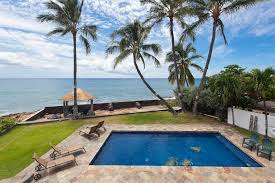 Beautiful Oceanfront 4 Bedroom 3 5 Bath Home With Heated Pool Close To Beach Makaha Vacation Home Rentals Oahu Vacation Pool Houses