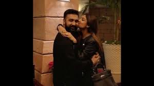 Raj kundra bought expensive gifts for shilpa. 5us0vessj Gzum