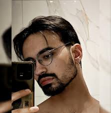 Who owns the bo moon skyline?