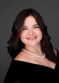 Ashlie Mitchell's Instagram, Twitter & Facebook