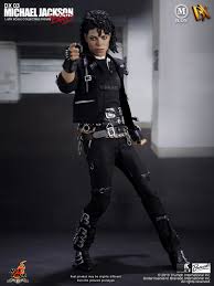 Michael jackson bad jacket and trousers 2 gloves, 1 double wrap belt, 1 belt, 1 bracelet, 2 shoe cover. Hot Toys Dx 03 Michael Jackson Bad Hot Toys Complete Checklist