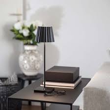 Schwarze Lampe Ohne Kabel Tischlampe Mit Akku Sicherheit Design