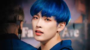 Pin By Ahoeforchoisan On Ateez In 2020 Pretty People Blue Hair Kpop Idol