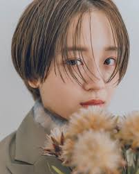 いいね 592件 コメント0件 𝘙𝘺𝘰𝘵𝘢 𝘕𝘰𝘮𝘰𝘵𝘰 cieca nomoto のinstagramアカウント センターパートの丸みショート 顔まわりをストレートアイロンで軽くまっすぐ通すとパラパラした前髪か アシンメトリーピクシーカット 前髪 長い 前髪