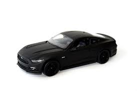 D28jd logo emblem für kühlergrill metallbuchstaben aufkleber für f ord 2015 2017 2 3t mustang schwarz küche haushalt. Welly Modellauto 1 24 2015 Ford Mustang Gt Matt Schwarz Massstab 1 24 Modellautos D Edition Shop