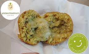 Catania hosts also the scuola superiore, an academic institution linked to the university of catania, aiming for excellence in education. Arancino Al Pistacchio Bar Ottagono Mascalucia Pistacchissimo It