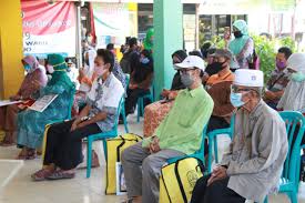Sembari Terima Blt Warga Desa Berbek Waru Sidoarjo Di Rapid Test Progress News Jatim