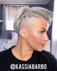 To use it, just work a small amount through your strands (either damp or dry), then use your fingers to tousle your hair and style. ð—žð—®ð˜€ð˜€ð—¶ð—® ð—•ð—®ð—¿ð—¯ð—¼ On Instagram No Wash Hair Style Here S A Fun Way To Style My Pixie On No Wash Days Keeping Up W Short Hair Styles Hair Styles Hair
